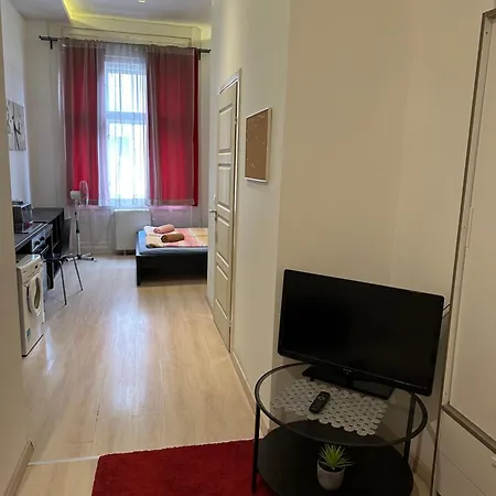 Apartment Mickey's Flat Close To Whale Budapest
