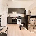 Mickey's Flat Close To Whale Апартаменты Будапешт