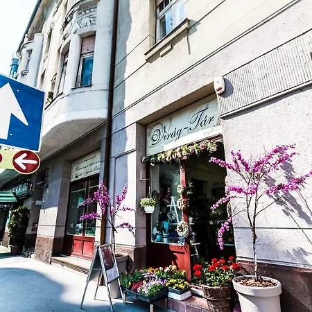 Апартаменты Mickey's Flat Close To Whale Будапешт
