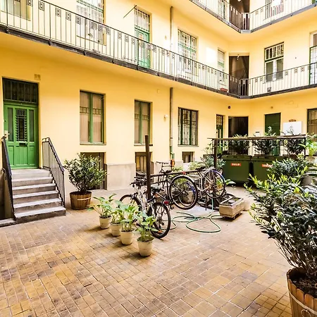 Mickey's Flat Close To Whale Апартаменты *