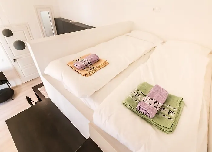 Apartment Mickey's Flat Close To Whale